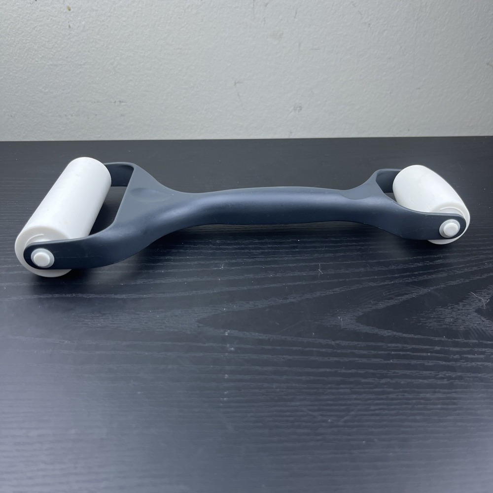 Pampered Chef Baker's Roller #1485 Double-End Dough Roller Baking Tool - Picture 2 of 8